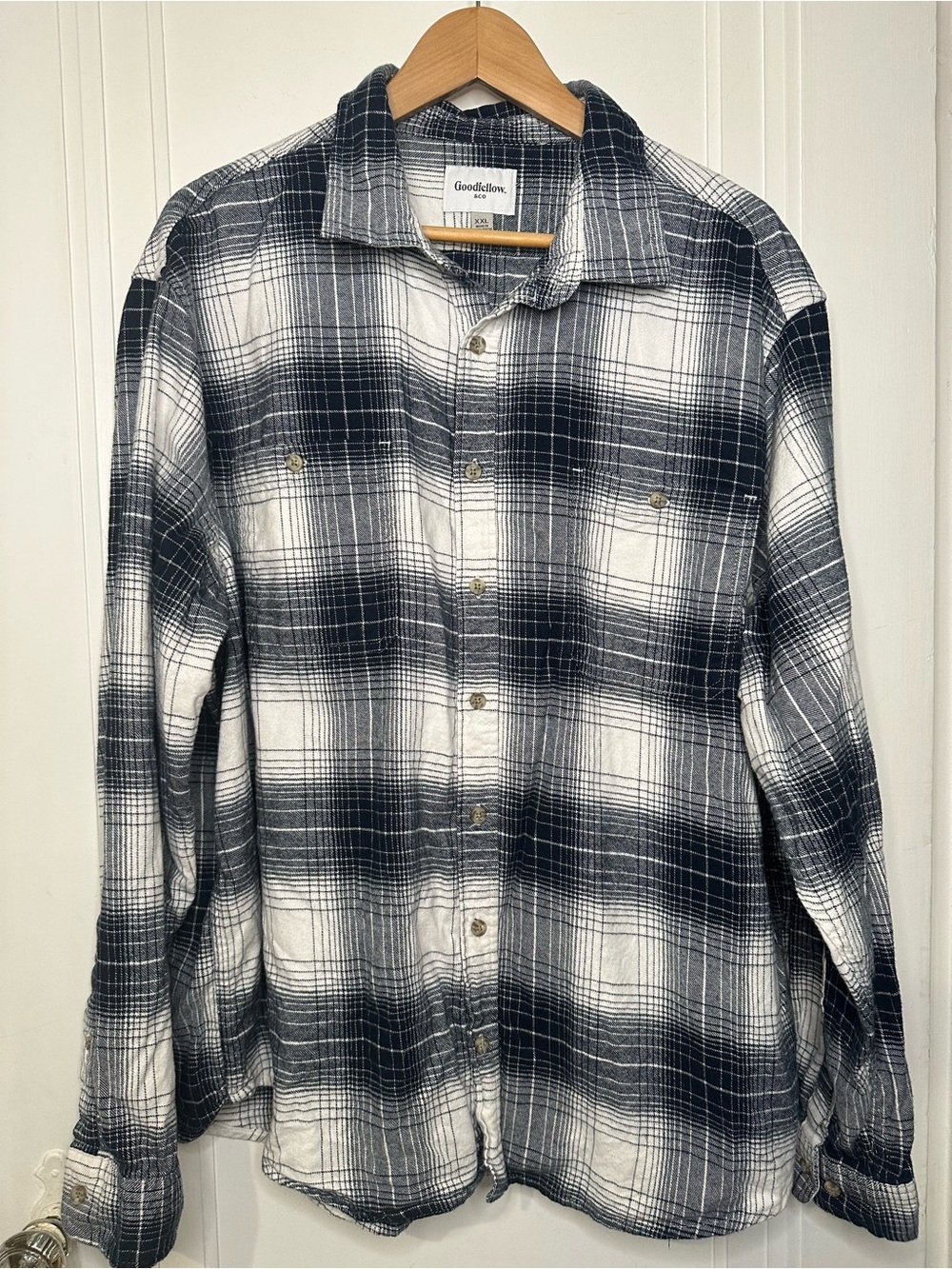 Goodfellow & Co Men’s Black and White Plaid Button-Down Shirt